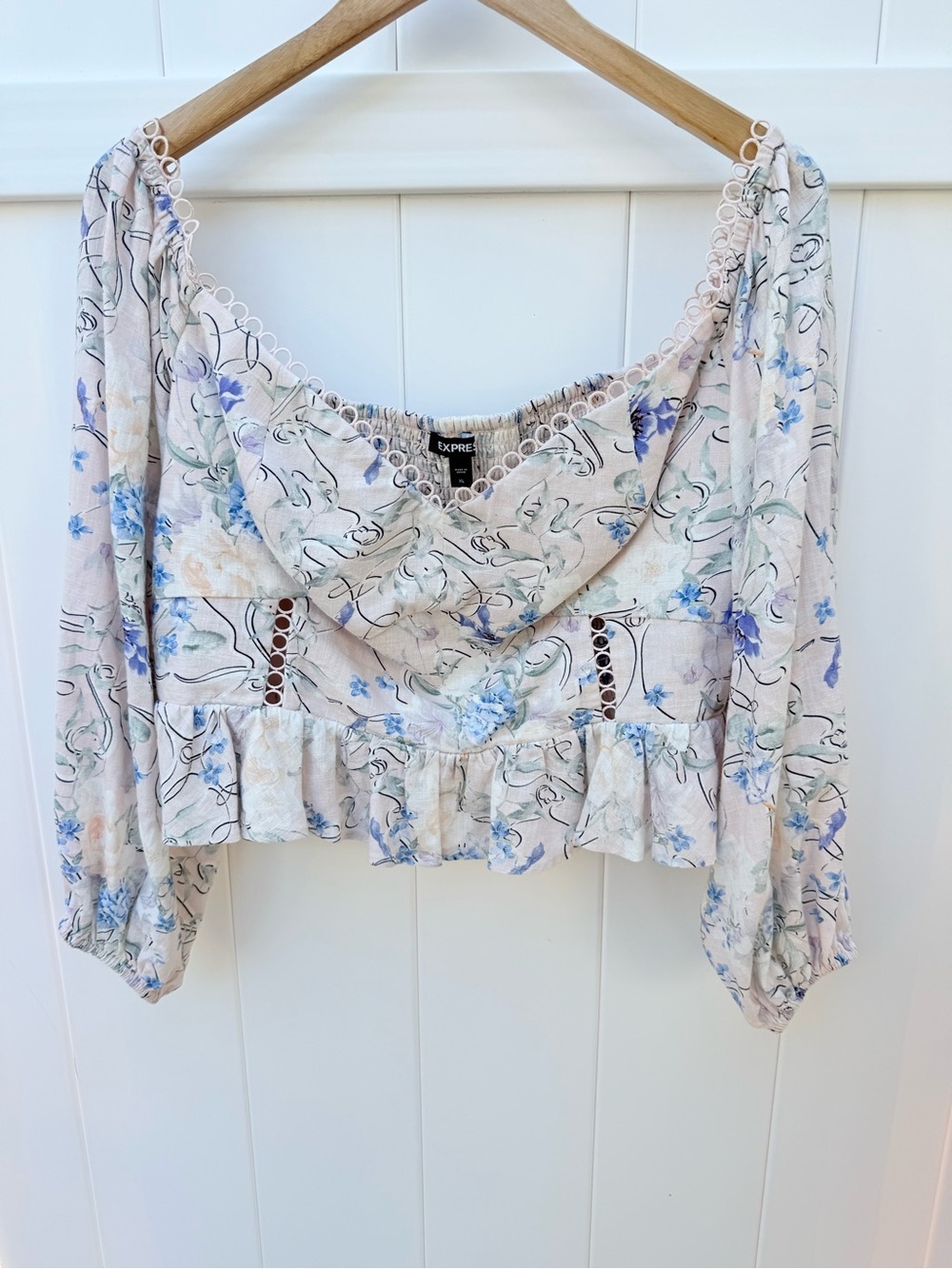 Express Floral Off-Shoulder Ruffle Crop Top - Light Pink & Blue